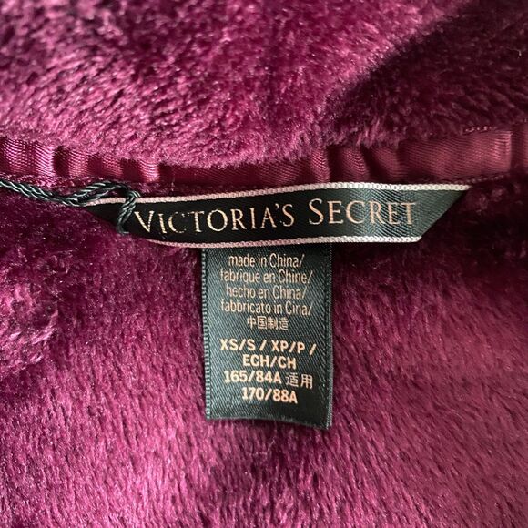Victoria's Secret Robe Women's Size XS Burgundy Embroidered Logo Cozy Loungewear - Picture 5 of 6